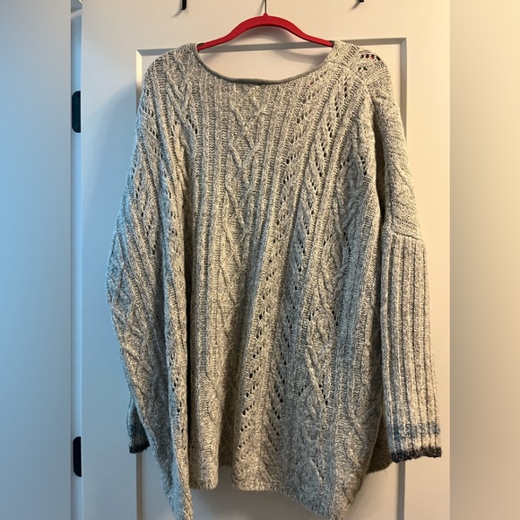 Cozy Gray Cable Knit Sweater - Picture 2 of 4